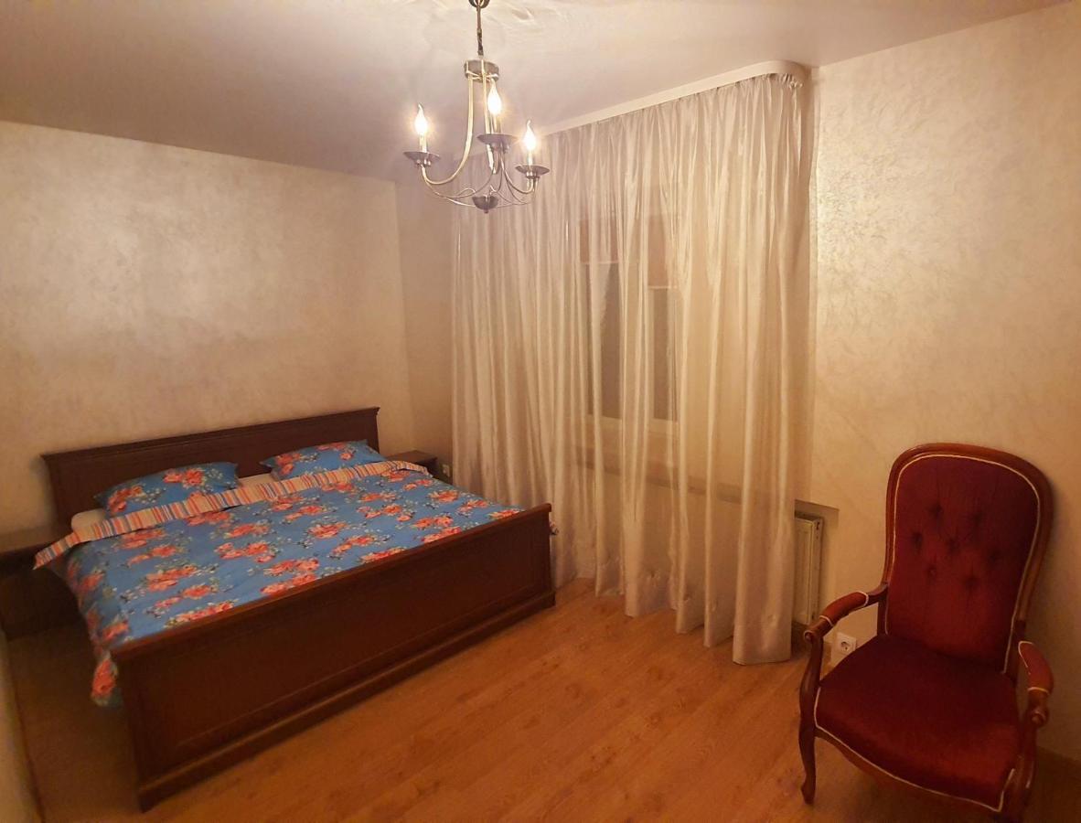 Center Appartement Loetsk Buitenkant foto