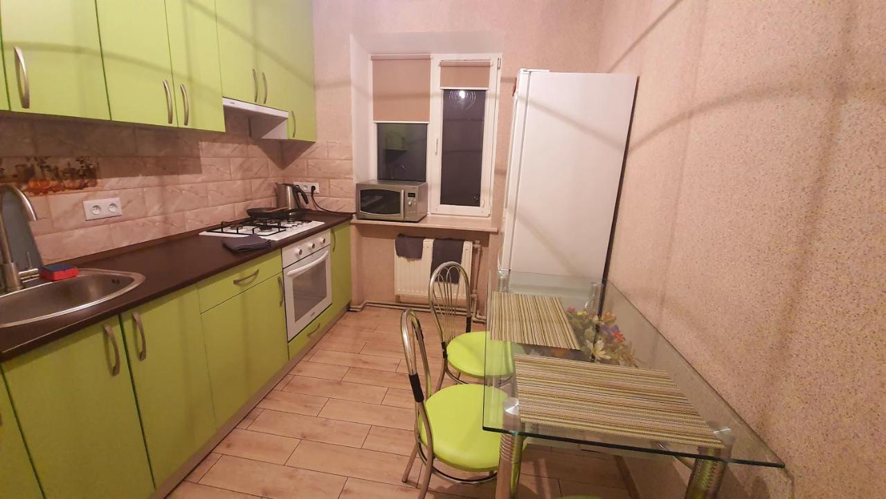Center Appartement Loetsk Buitenkant foto